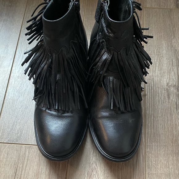Black fringed leather booties - Picture 7 of 15